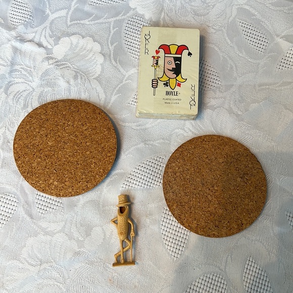 Vintage Mr. Peanut sealed playing cards, 2 coasters, and Mr. Peanut toy whistle - Picture 2 of 6